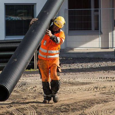 Destia antaa Jitalle kiitettävät arvosanat